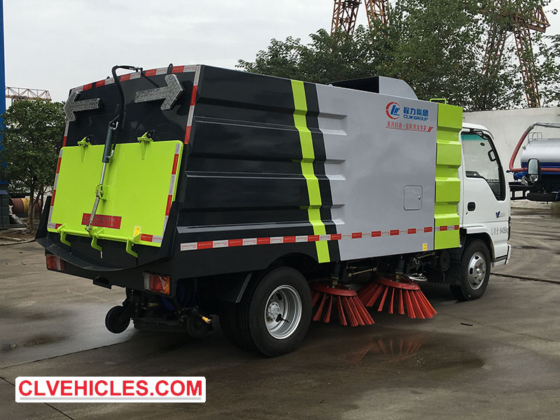 ISUZU road washing truck