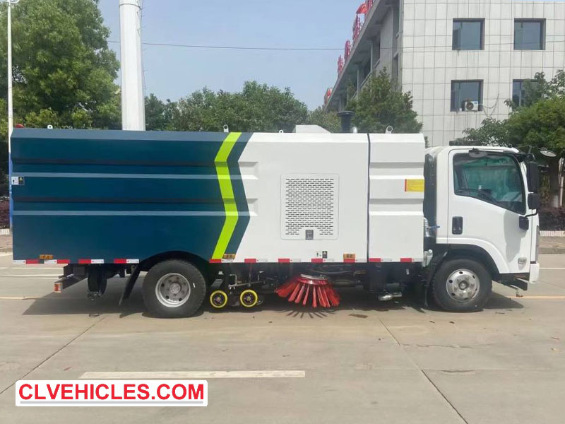 ISUZU elf road wash truck