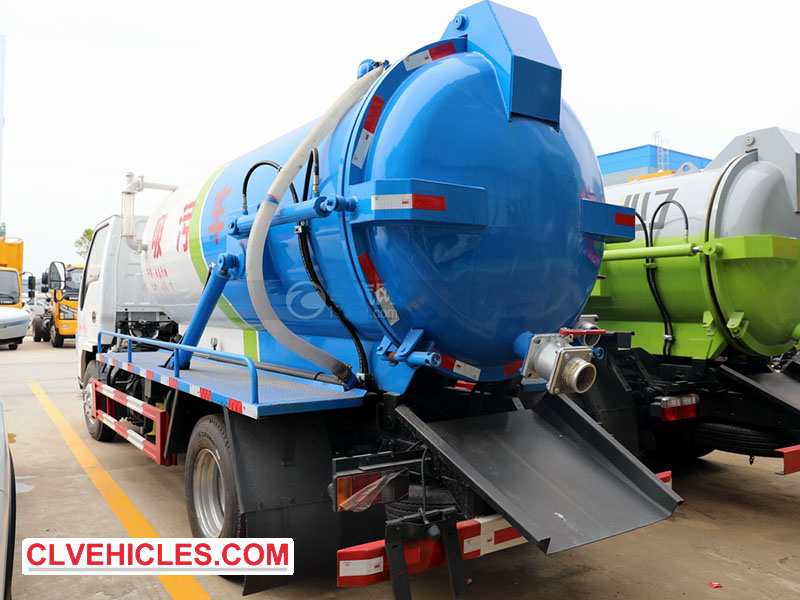 ISUZU vacuum suction truck